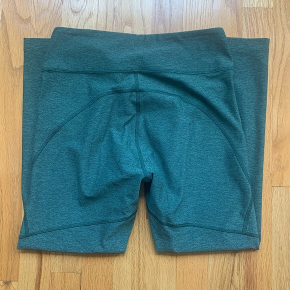 Outdoor Voices 3/4 Length Leggings - Picture 4 of 5